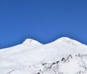 Mount Elbrus, รัสเซีย: คำอธิบาย, ภาพถ่าย, ที่อยู่บนแผนที่, วิธีเดินทาง