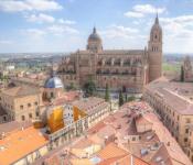 Cattedrale della Spagna nuovo astronauta di Salamanca e vecchio
